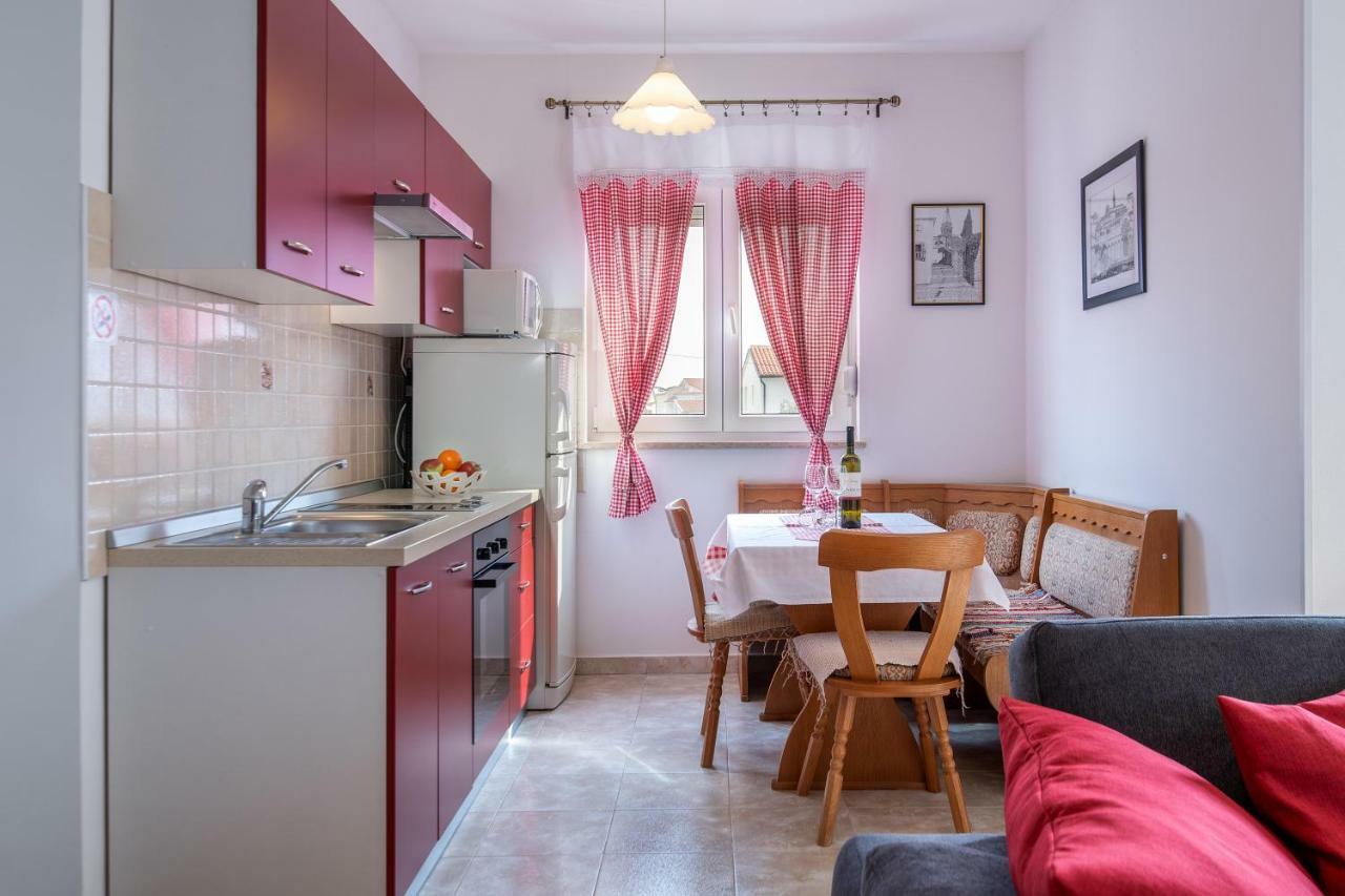 Apartment Bordeaux 29 Ровінь Екстер'єр фото