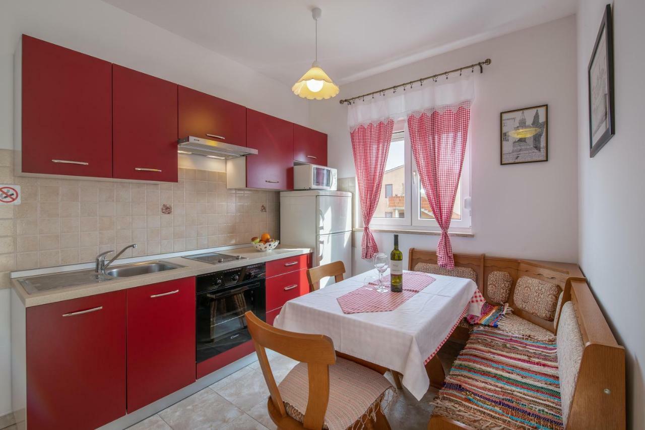 Apartment Bordeaux 29 Ровінь Екстер'єр фото